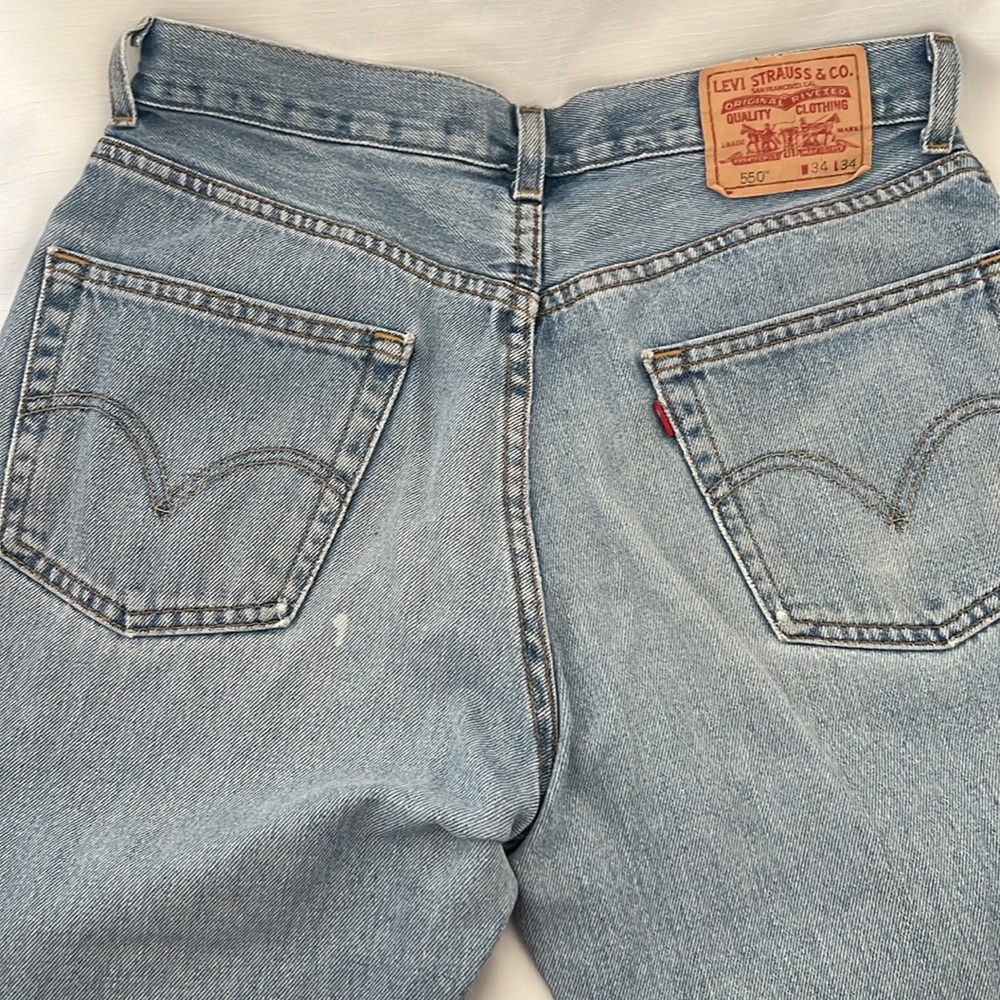 Levi’s~550~Relaxed Fit / 34 X 34 / Nicely broken In - Picture 3 of 10